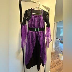Party City Witch costume with hat Size 12 Girls - HALLOWEEN